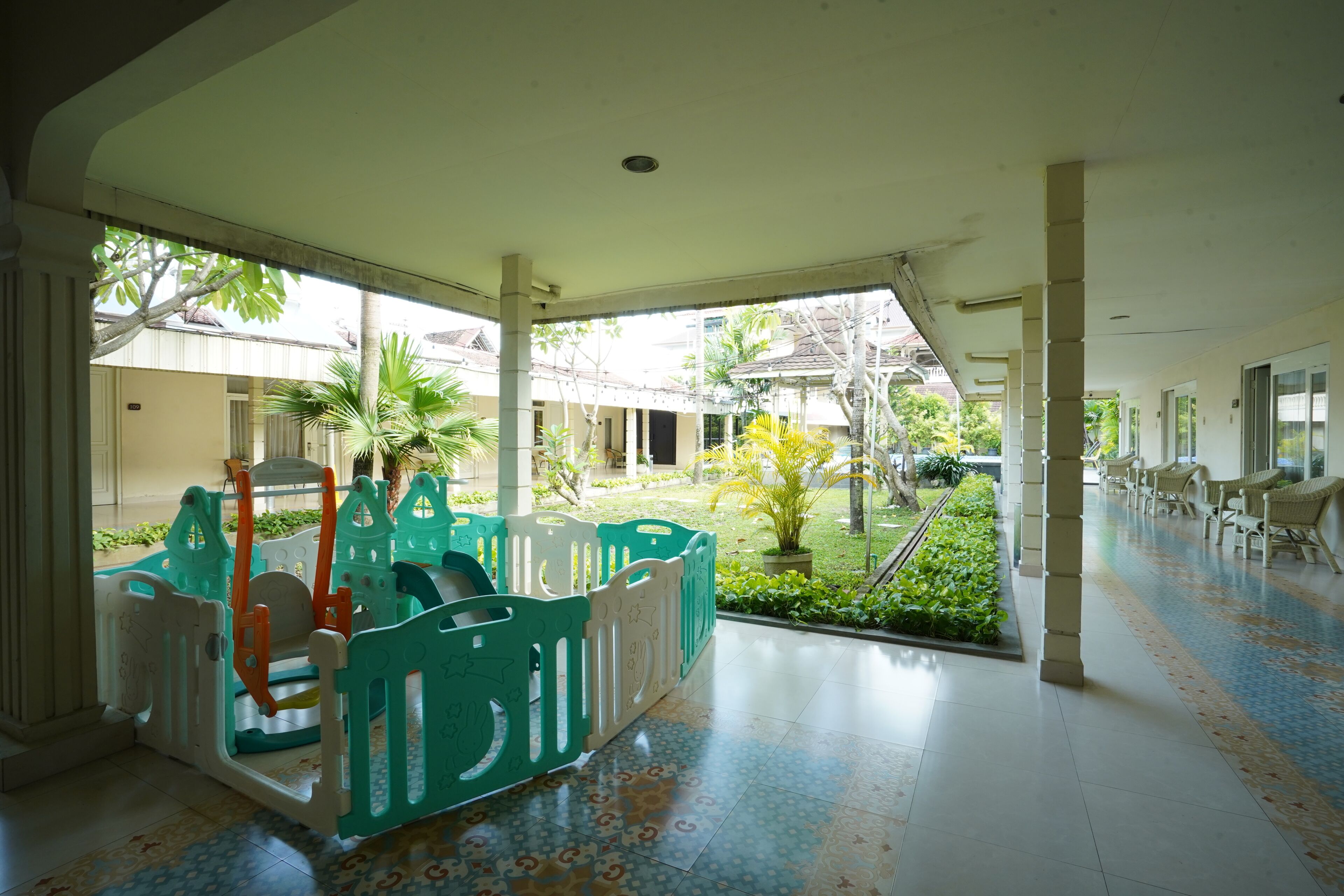 Children’s play area – outdoor