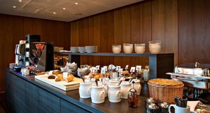 Café da manhã com buffet grátis