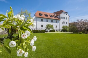 Bicycling - Schloss Hotel Wasserburg (Wasserburg am Bodensee)