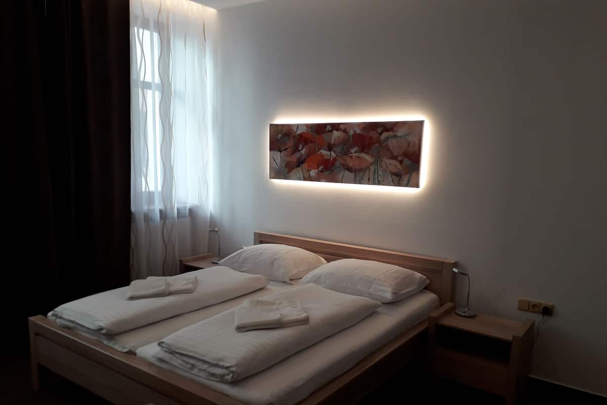 Standard Stüdyo, 1 Çift Kişilik Yatak | Masa, güneşlik/perde, portatif/ilave yatak, ücretsiz kablosuz İnternet