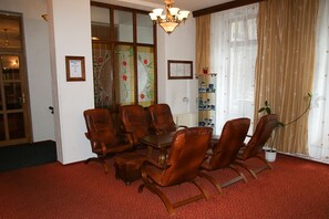 Lobby sitting area - Hotel Maria (Ostrava)