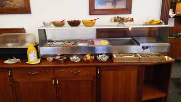 Desayuno buffet todos los días (EUR 10 por persona)