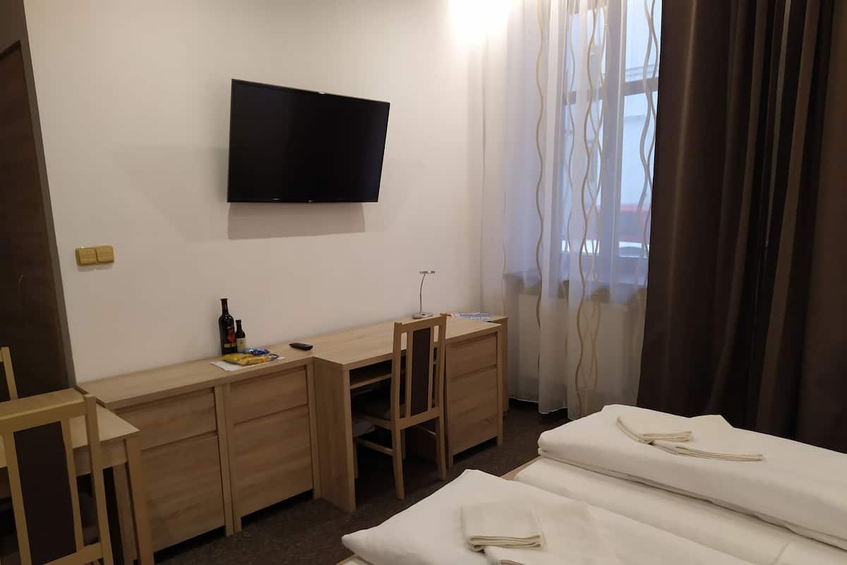 Standard Stüdyo, 1 Çift Kişilik Yatak | Masa, güneşlik/perde, portatif/ilave yatak, ücretsiz kablosuz İnternet