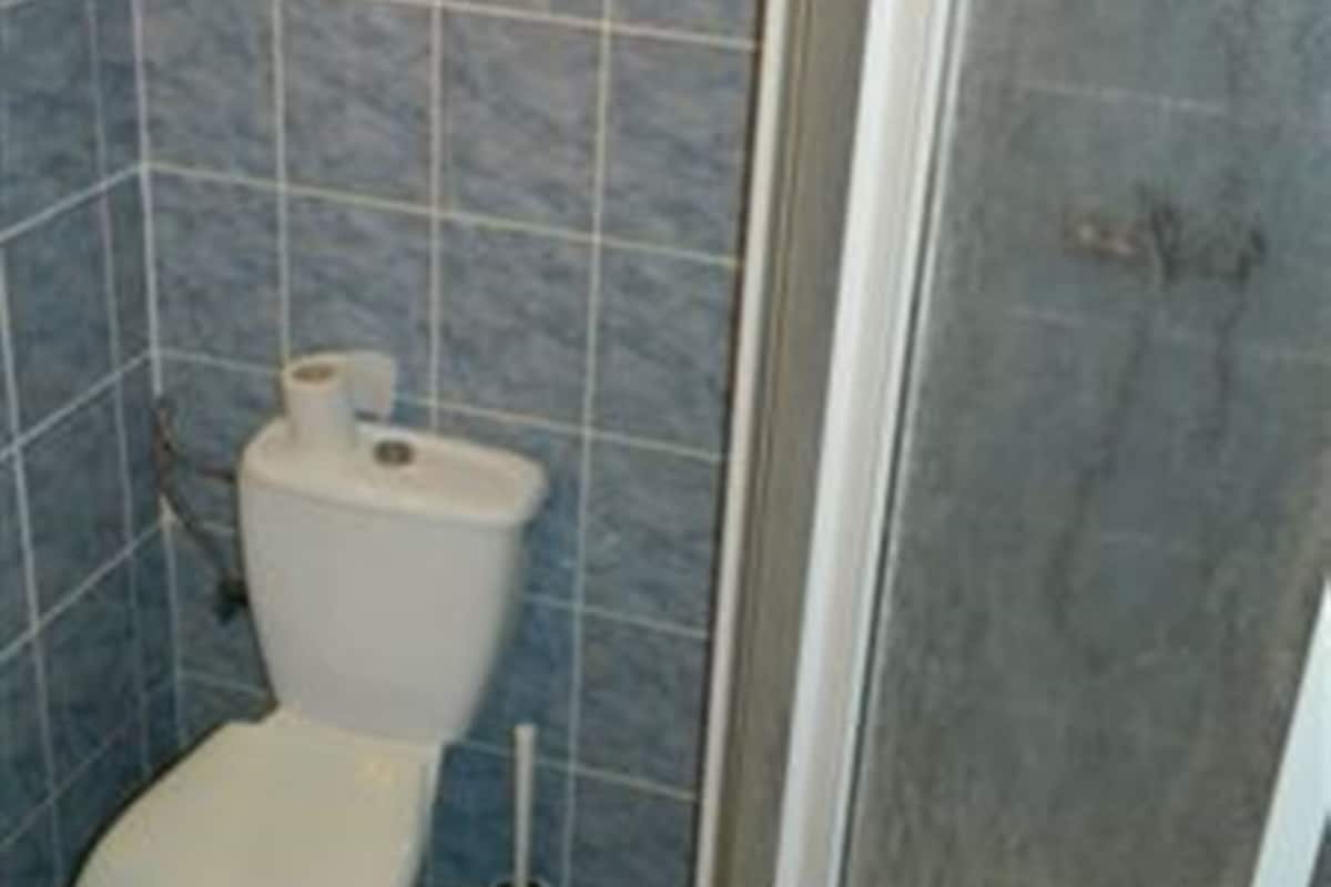Basic Tek Büyük Yataklı Oda, Ortak Banyo | Banyo | Ücretsiz banyo/kozmetik ürünleri, saç kurutma makinesi, havlu