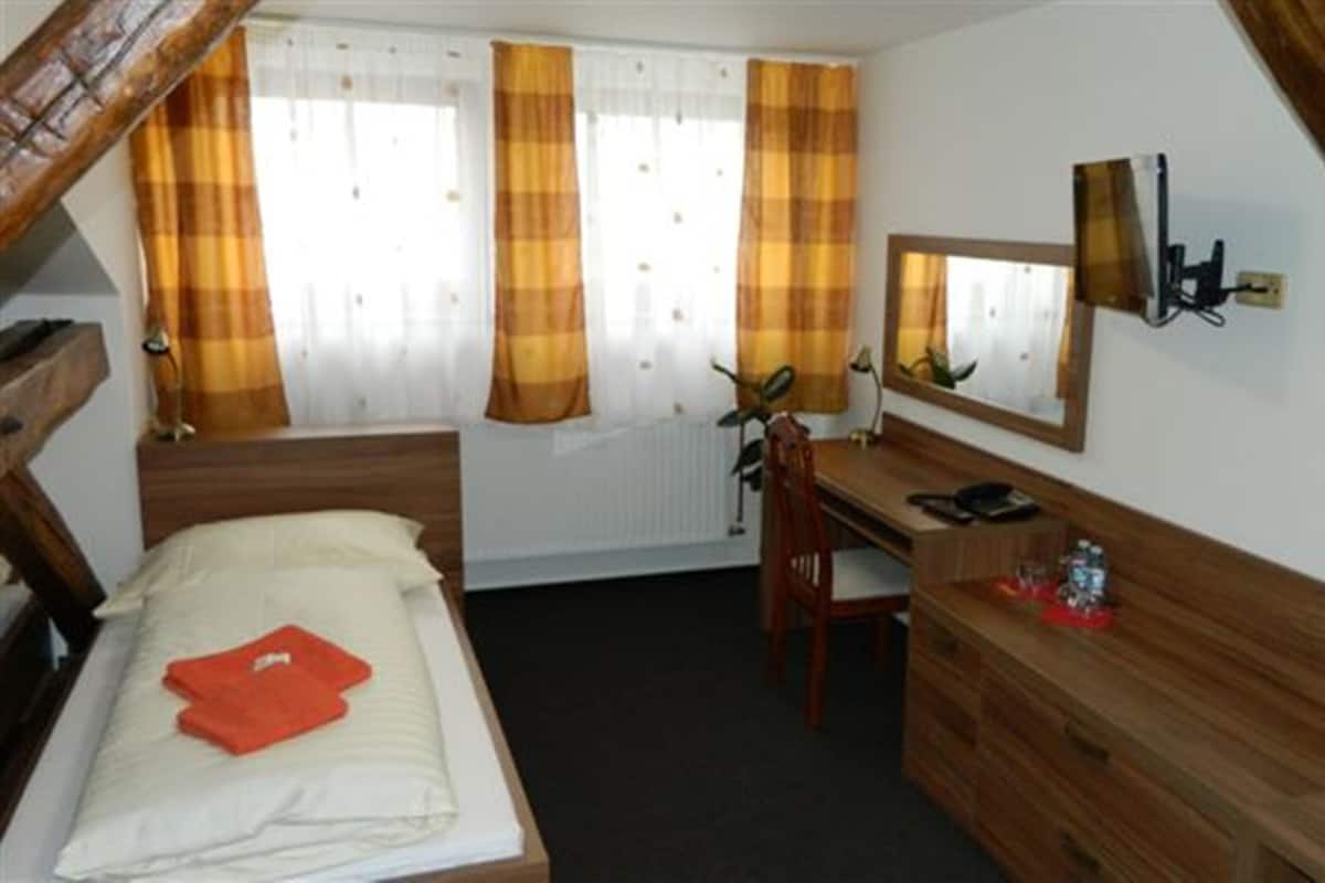 Tek Kişilik Oda, Özel Banyo (Attic) | Oturma alanı