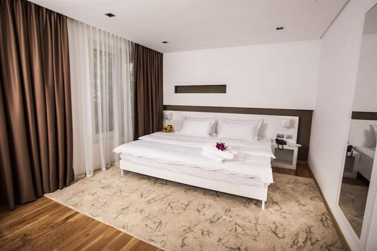 1 slaapkamer, luxe beddengoed, een minibar, een kluis op de kamer