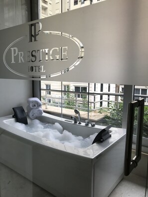 Balcony - Prestige Hotel Tirana (Tirana)