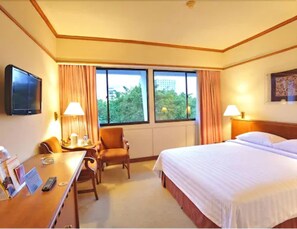 View from room - Elmi Hotel Surabaya (Gresik)