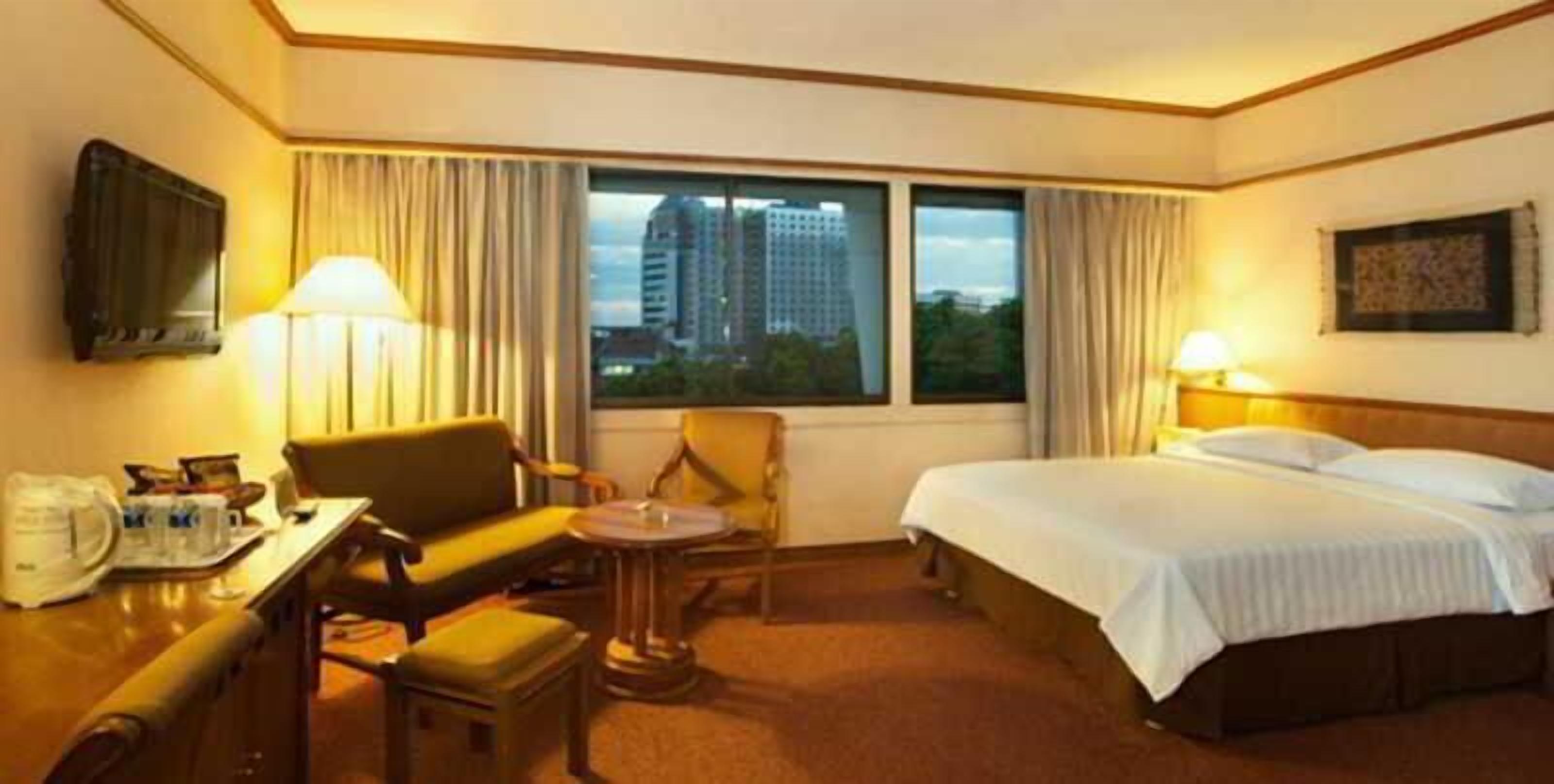 in-room safe, desk, soundproofing, iron/ironing board