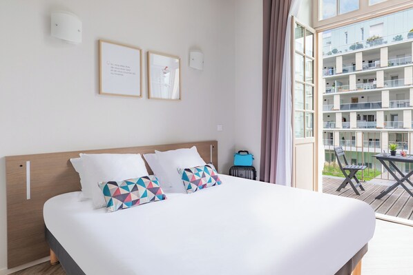 Studio - terrass | Skrivbord, strykjärn/strykbräda, gratis wi-fi och sängkläder