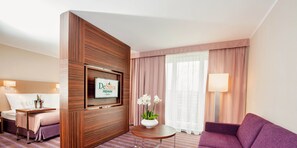 Ropa de cama de alta calidad y minibar con artículos gratuitos