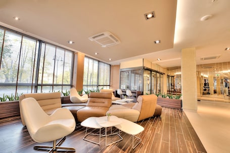 Sala de estar en el lobby. DeSilva Premium Opole