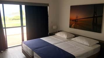 Coffres-forts dans les chambres, rideaux occultants