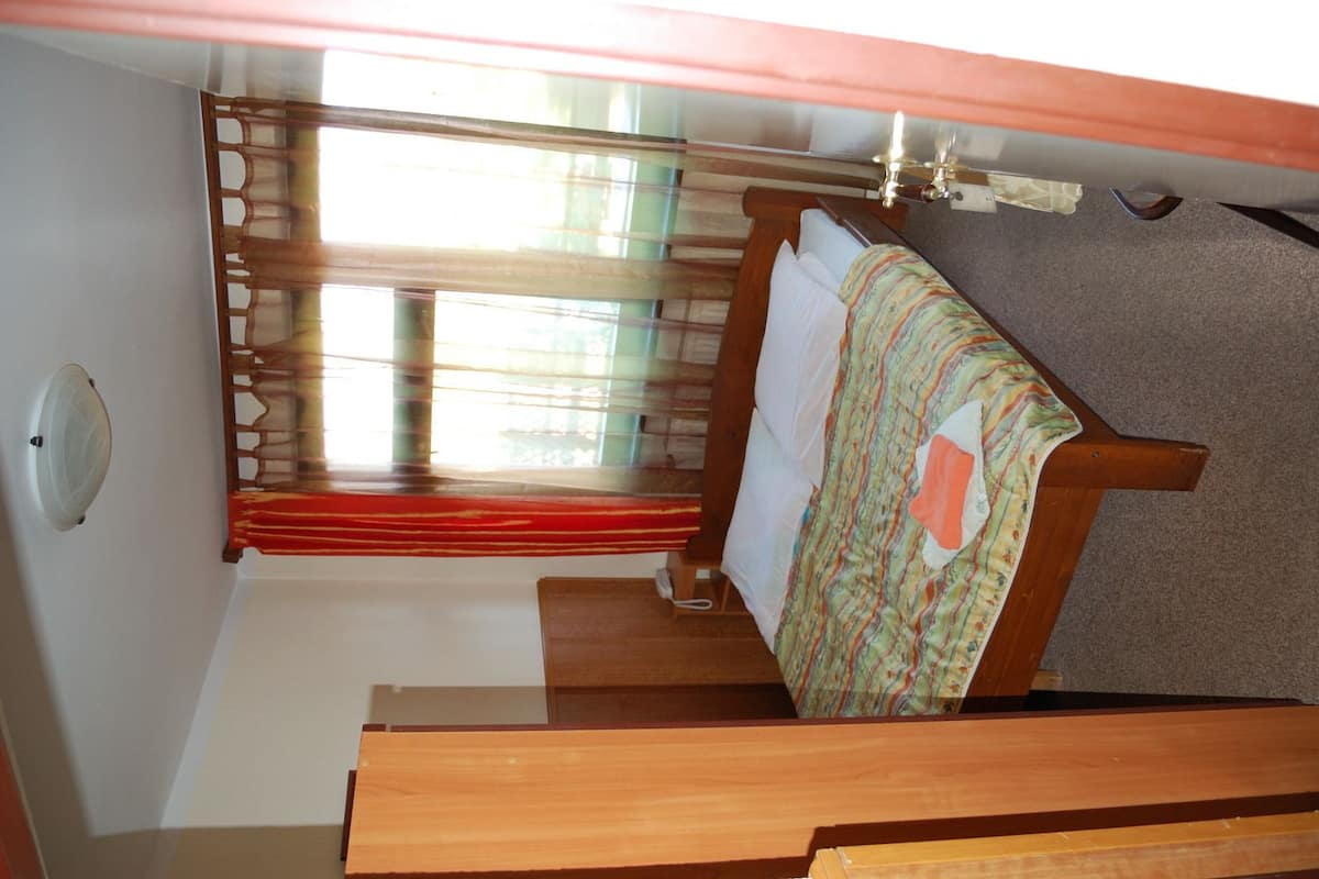 Habitación individual, baño privado | Wifi gratis y ropa de cama