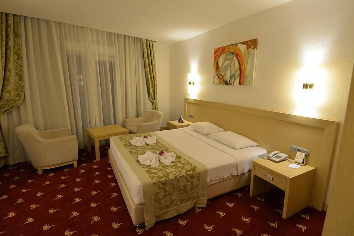 Standard Double or Twin Room, 1 Double Bed, Ensuite, Sea View | Premium bedding, minibar, in-room safe, iron/ironing board (on request)
