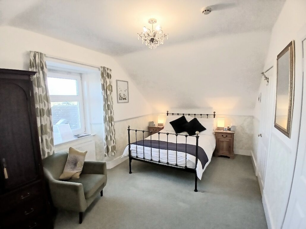 Trafford Bank by null