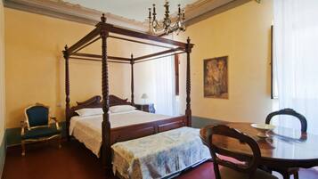 Phòng đôi Deluxe | Trang bị nội thất với thiết kế riêng biệt, bàn