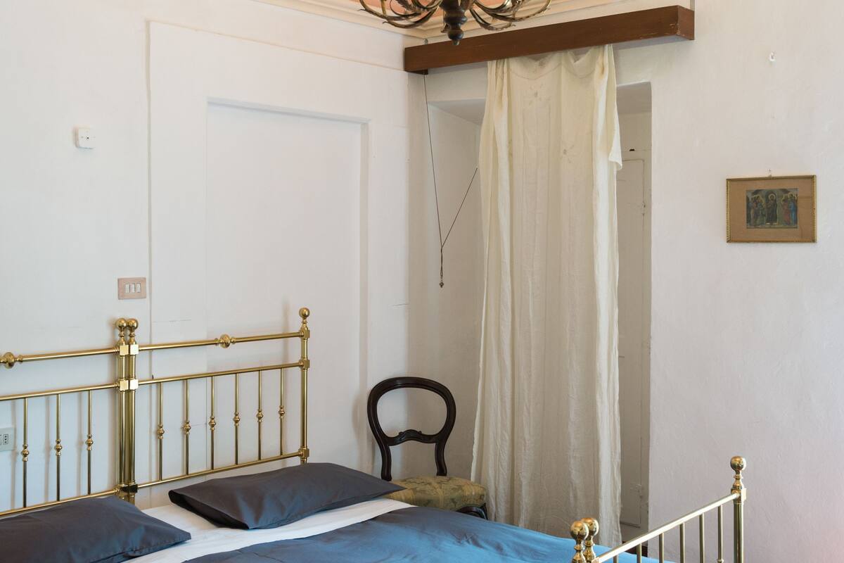 Classic Double Room, 1 Bedroom | Individually furnished, desk, rollaway beds, free WiFi