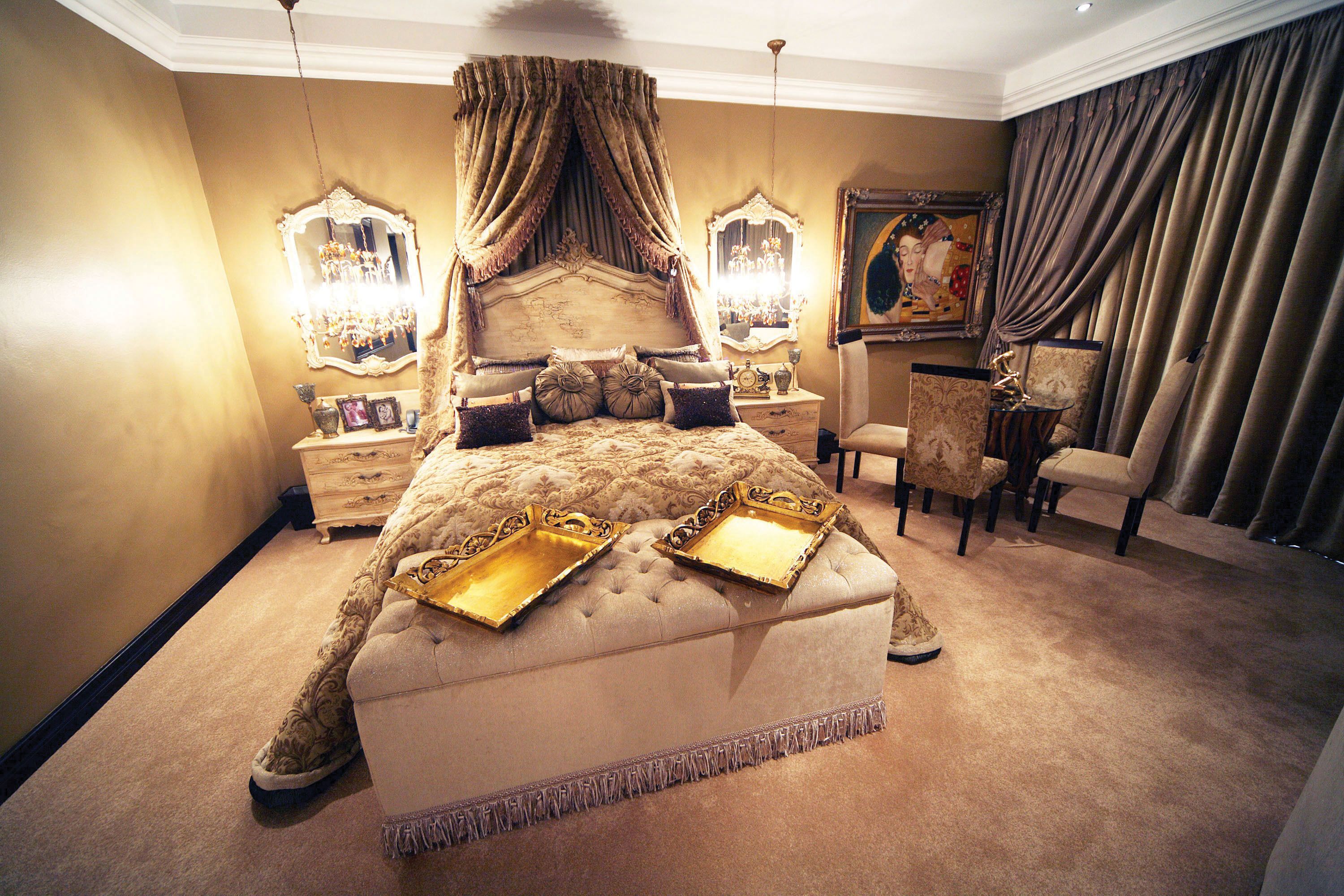 executive suite | 1 bedroom, premium bedding, minibar, in-room safe