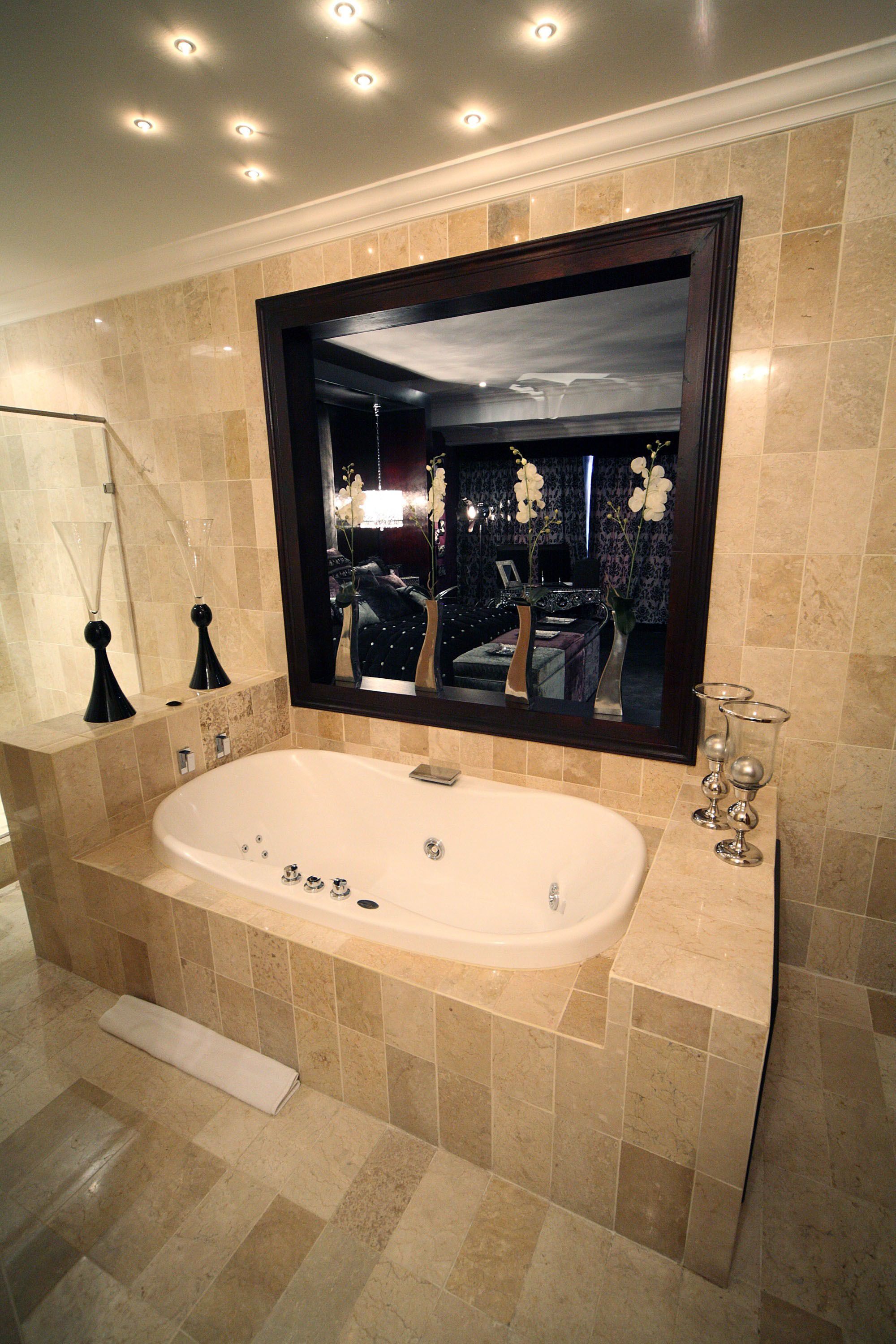 executive suite | bathroom | separate bathtub and shower, deep-soaking bathtub, rainfall showerhead