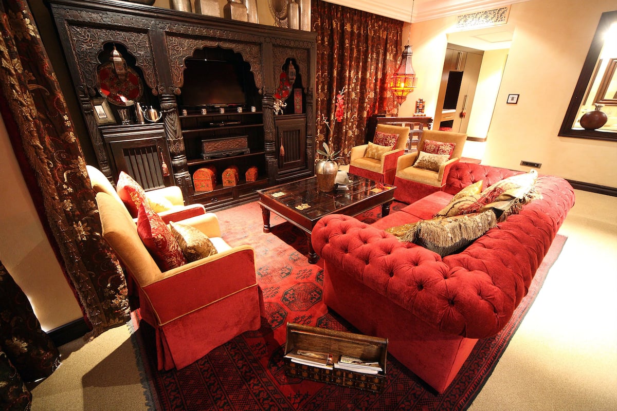Executive-Suite | Wohnzimmer | 32-Zoll-Flachbildfernseher mit Satellitenempfang, Fernseher, DVD-Player