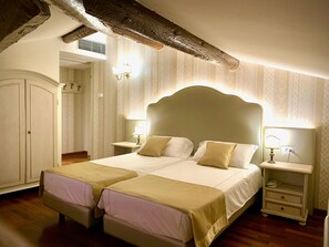 Penthouse, 1 Double Bed, Harbour View - Albergo Gardesana (Torri del Benaco)