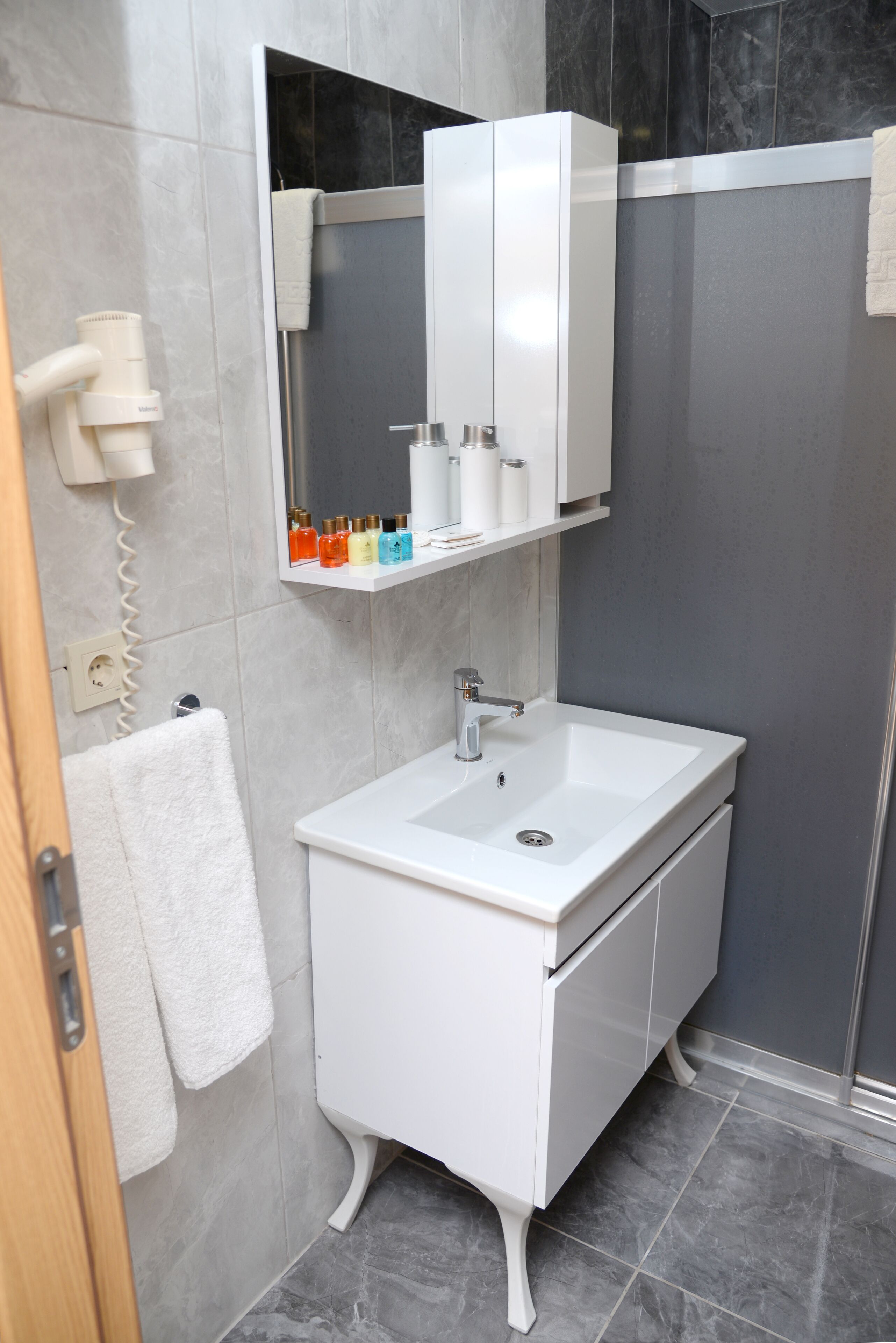 shower, free toiletries, hair dryer, bathrobes