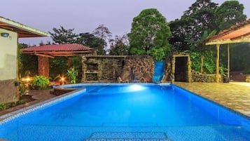 Kolam renang terbuka