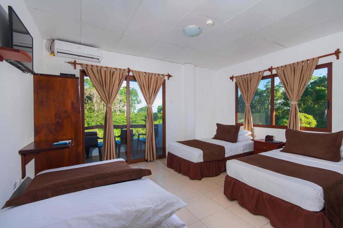 Triple Room | Free WiFi, bed sheets