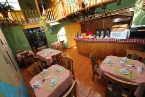 Desayuno buffet incluido todos los días 