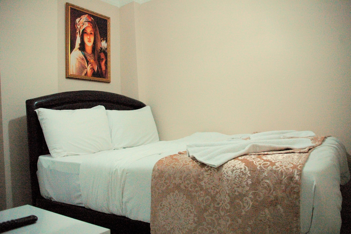 In-room safe, soundproofing, free WiFi