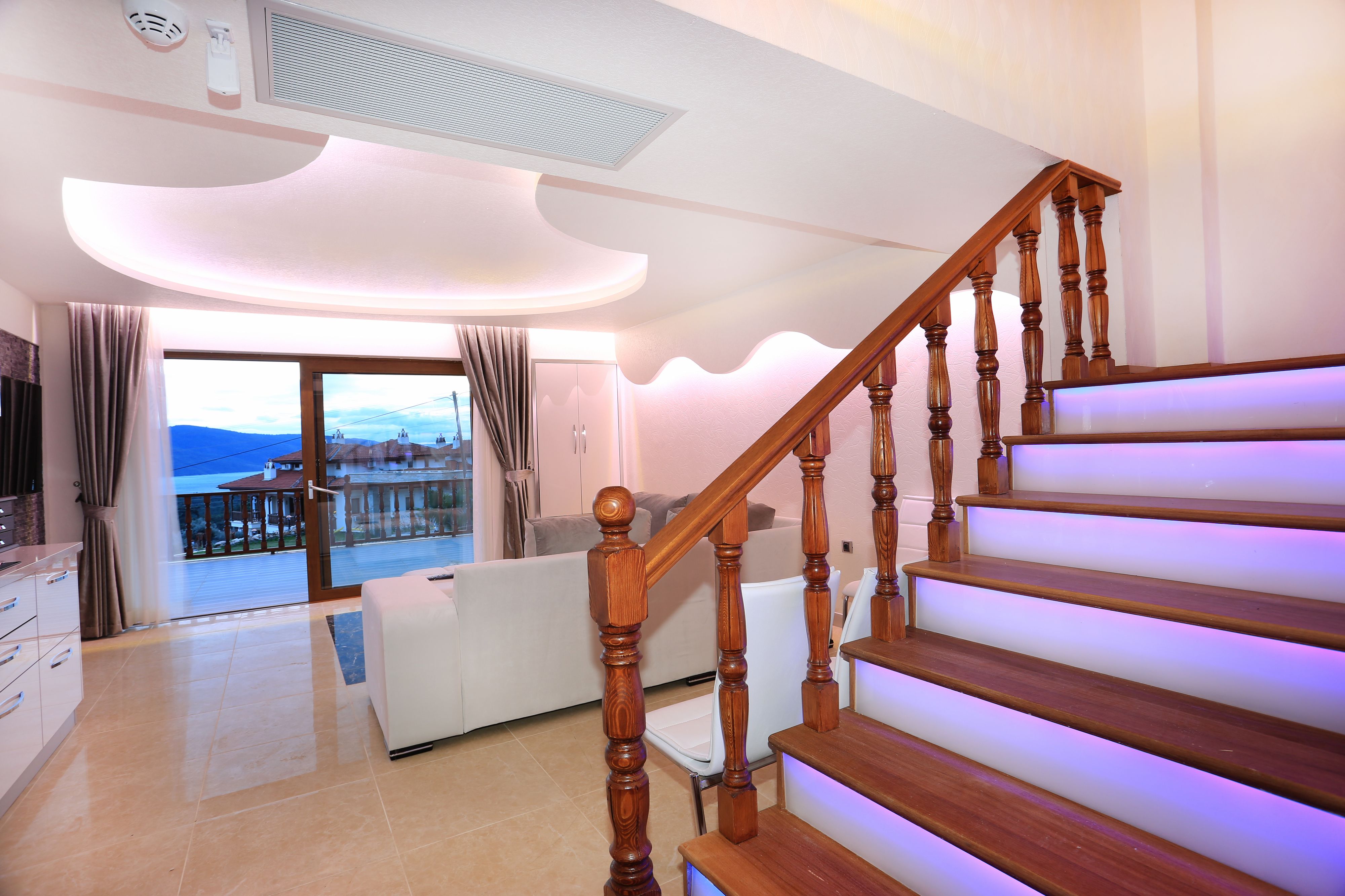 Suite (Penthouse) | Premium bedding, minibar, in-room safe, individually decorated