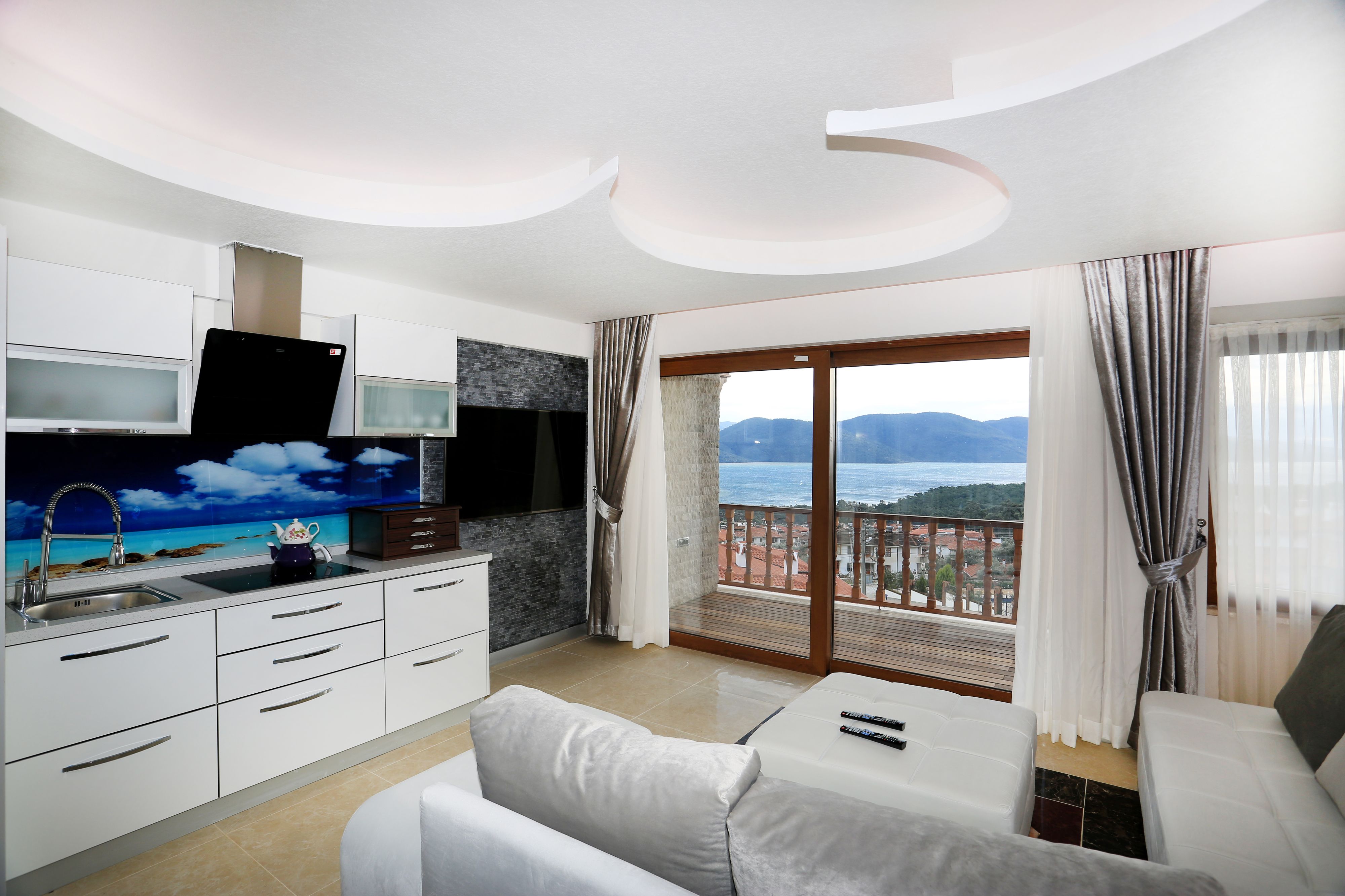 Suite (Penthouse) | Premium bedding, minibar, in-room safe, individually decorated