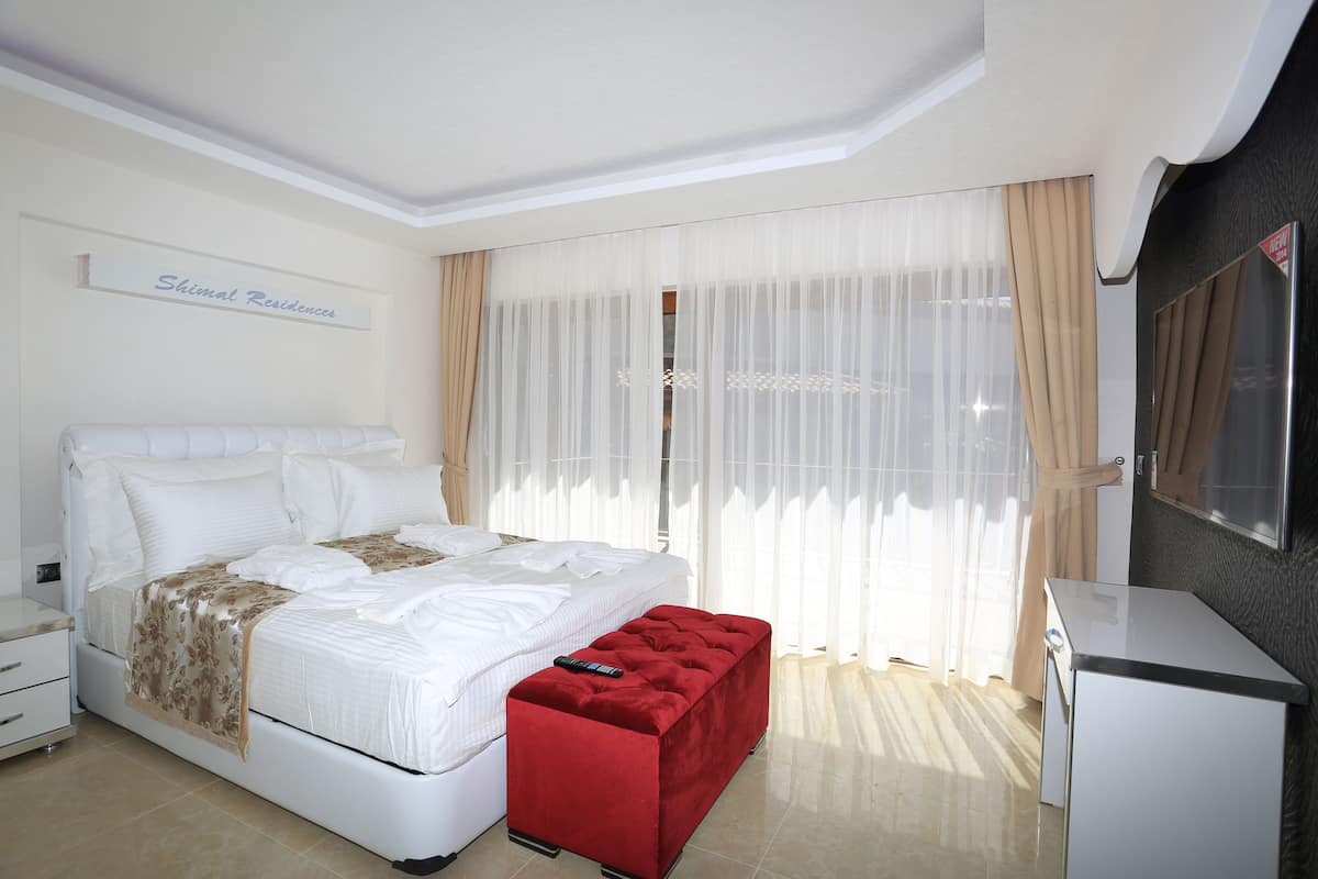 Crowne Suite, 4 Bedrooms | Ropa de cama de alta calidad, minibar, caja fuerte