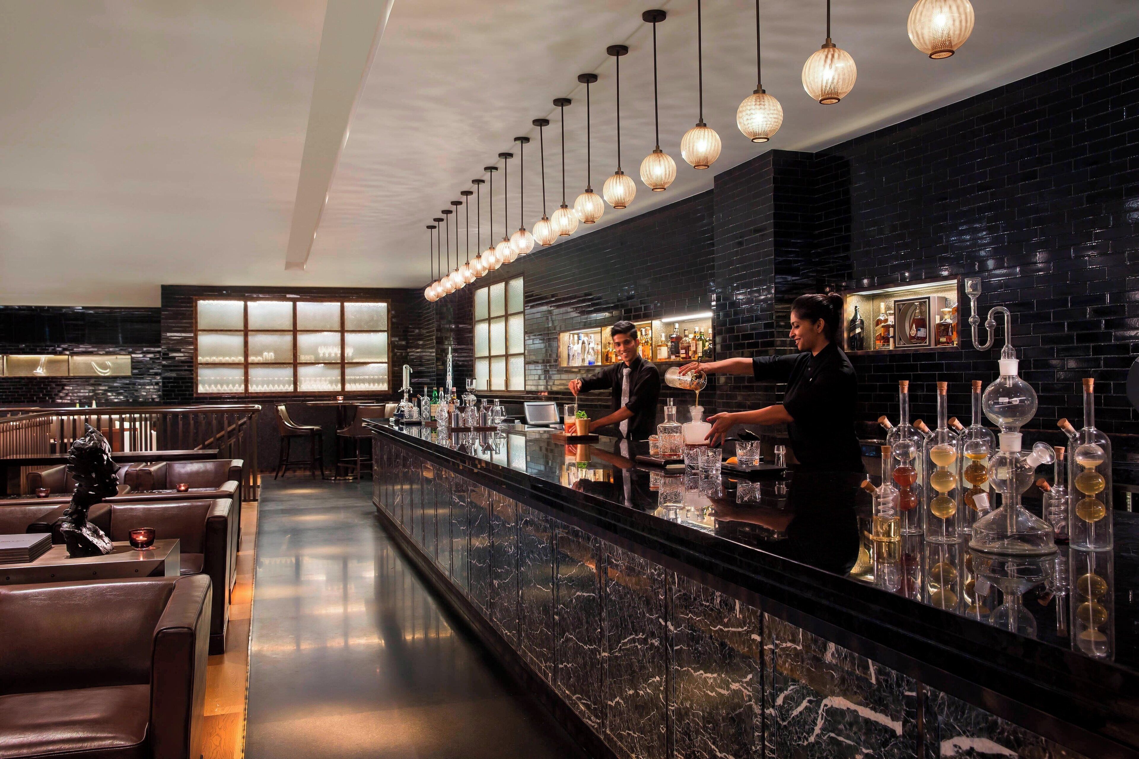 serves breakfast, lunch and dinner