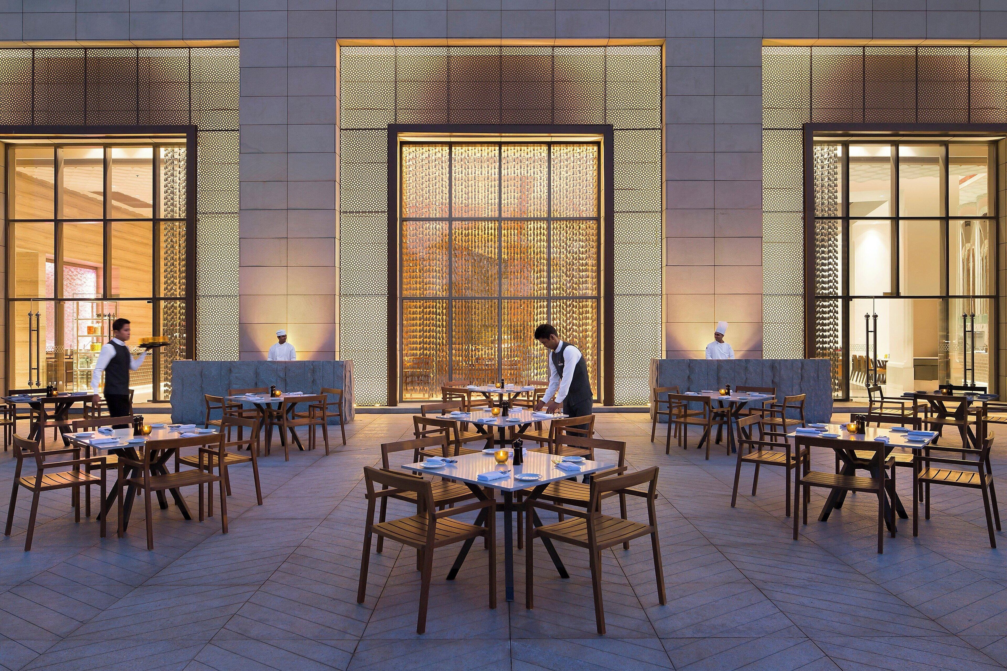 3 restaurants, breakfast, lunch, dinner served; international cuisine