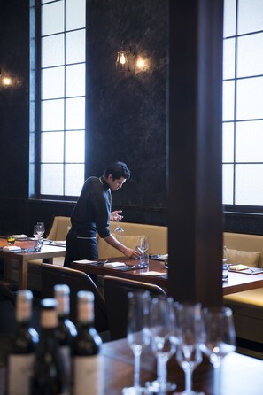 Daily buffet breakfast (INR 1711 per person)