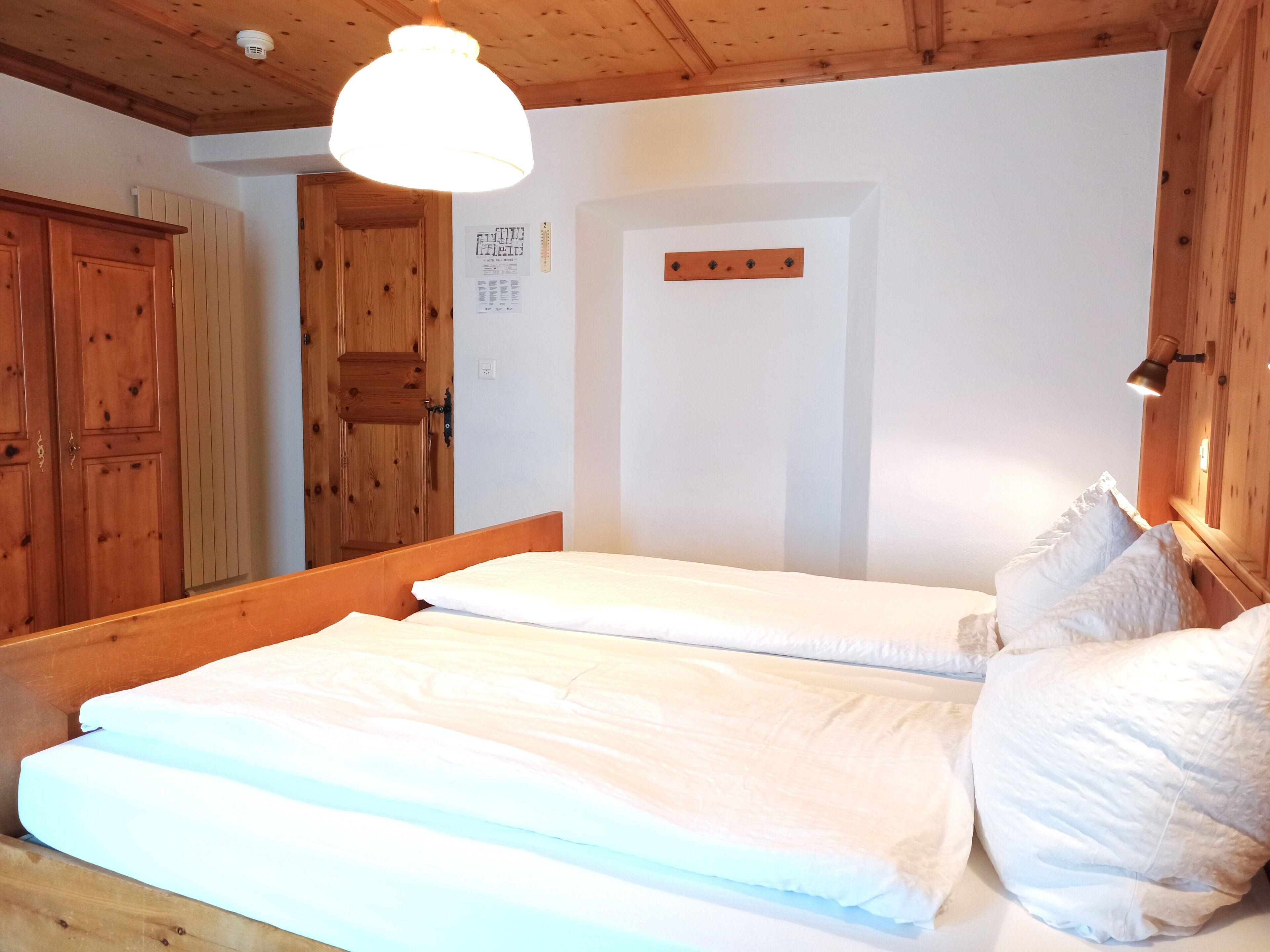 standard double room | premium bedding, in-room safe, desk, free wifi