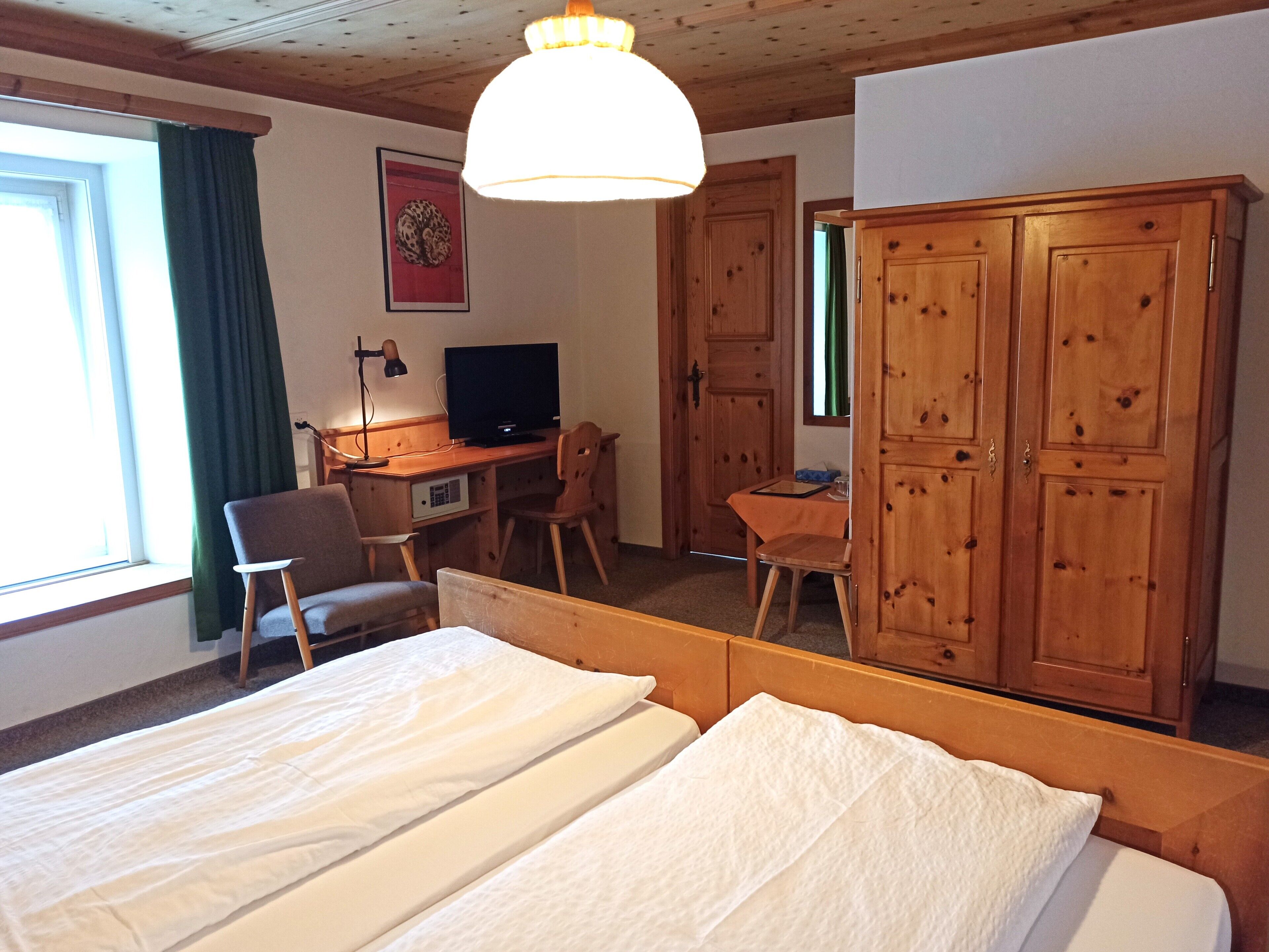 standard double room | premium bedding, in-room safe, desk, free wifi