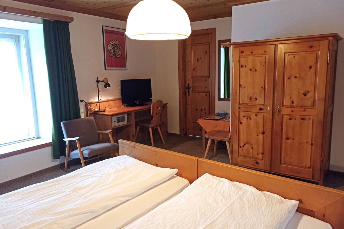 standard double room | premium bedding, in-room safe, desk, free wifi