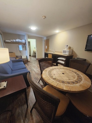 TV - Put-In-Bay Resort and Conference Center (Put-in-Bay)