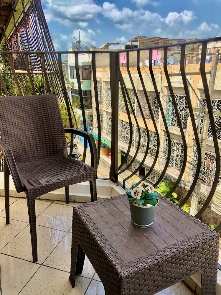 Ocean Breeze Studios by null