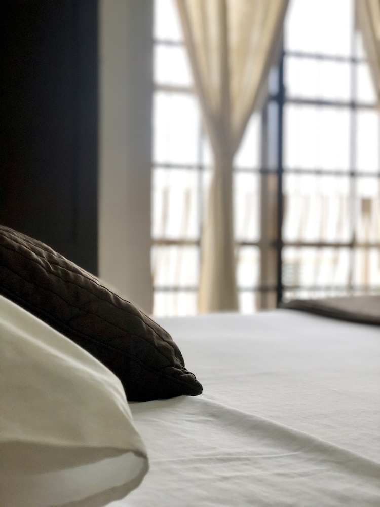 Ocean Breeze Studios by null