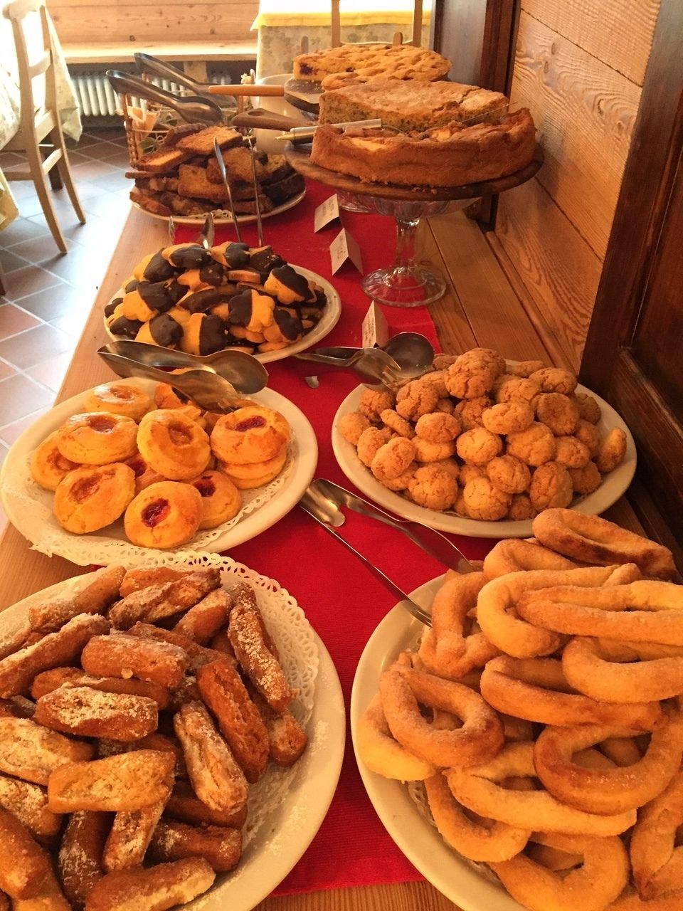 Se ofrece un desayuno bufé (15 EUR por persona)