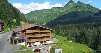 Alpine Lifestyle Berghotel Madlener