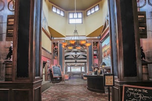 2 restaurants, breakfast served