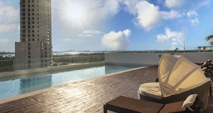 Suites Malecon Cancun