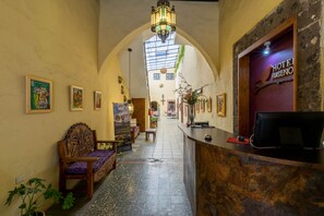 Interior entrance - Hotel Ruisenor (San Miguel de Allende)