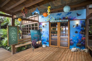 Restaurant - Paradise Oceanic (Roatan)