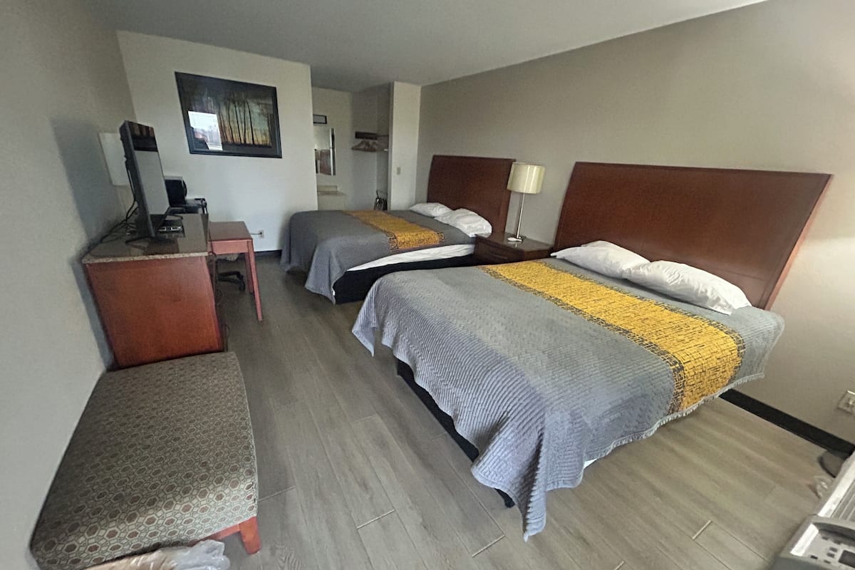 Room, 2 Queen Beds, Non Smoking